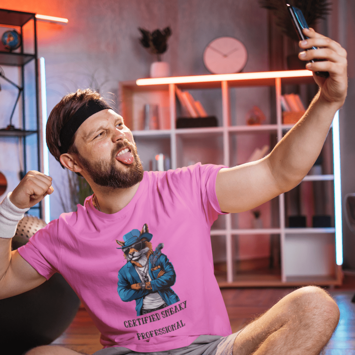 Sneaky T-shirt - ROMAG Store